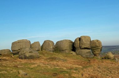 bridestones Todmorden yakın Batı Yorkshire manzara gritstone kaya oluşumları büyük bir grup