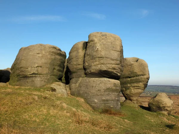 The bridestones a large group of gritstone rock formations in west yorkshire landscape near todmorden — Stock Photo, Image