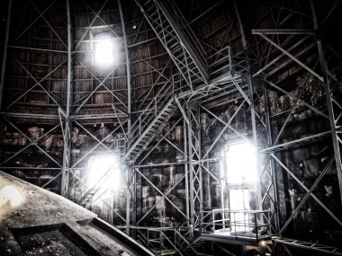 Binadaki metal yapılar