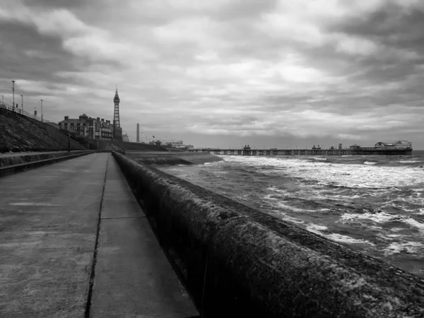 Passeio Blackpool Com Torre Cais Distância Dia Inverno Tempestuoso — Fotografia de Stock