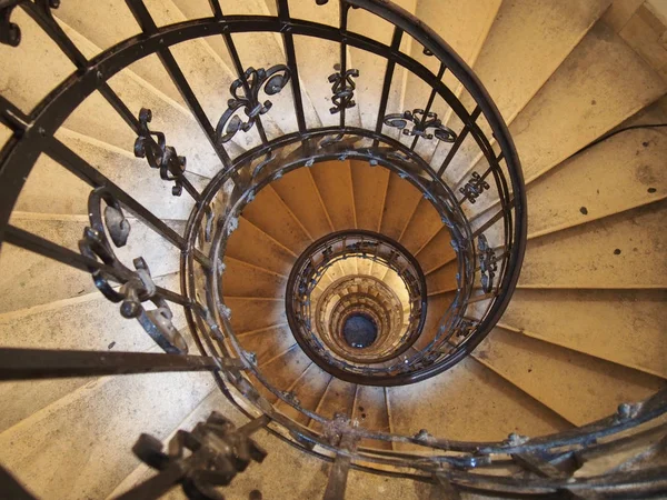 Escalier Colimaçon Vintage Dans Une Vieille Maison Avec Balustrades Fer — Photo