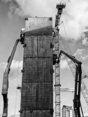 Vinçli inşaat alanı 