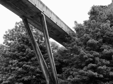 Kingsgate köprüsünün alçak açılı görüntüsü