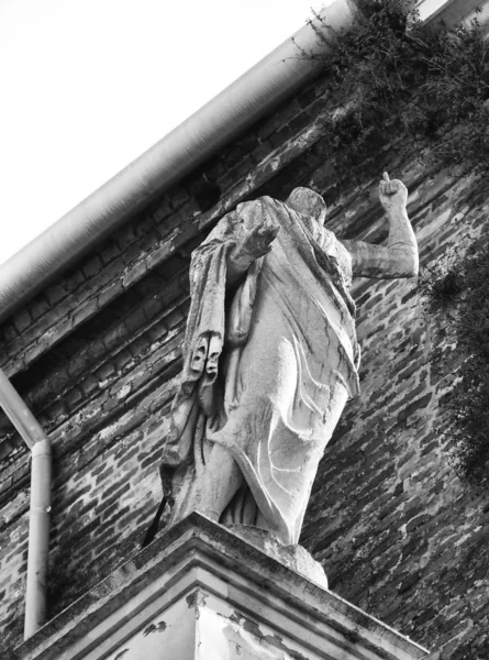 Low Angle View Statue — Stock Photo, Image