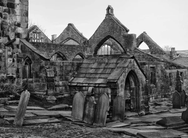 La iglesia medieval en ruinas en heptonstall cerca de Hebden puente en —  Fotos de Stock