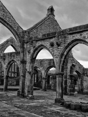 Şehirdeki Gotik Harabeler