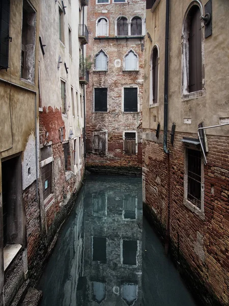 Venedik Teki Eski Kanal Manzarası — Stok fotoğraf