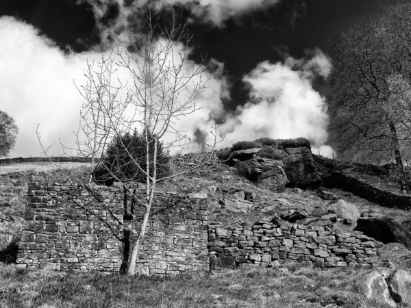 Velhas Estruturas Pedra Abandonadas — Fotografia de Stock