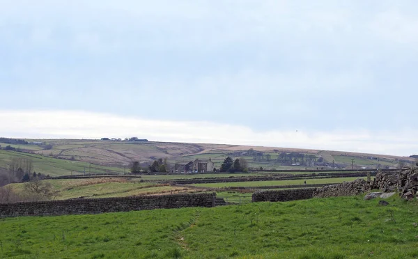 West Yorkshire Paesaggio Con Campi Circondati Muri Pietra Con Case — Foto Stock
