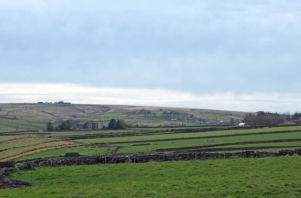 Paesaggio West Yorkshire Con Campi Circondati Muri Pietra Con Case — Foto Stock