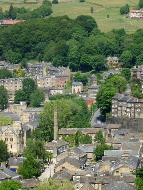 Yazın batı Yorkshire 'daki Hebden Köprüsü' nün hava manzarası.