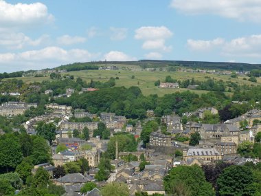 Yazın batı Yorkshire 'daki Hebden Köprüsü' nün hava manzarası.