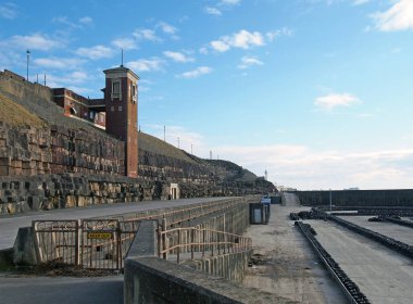 Blackpool, Lancashire / Birleşik Krallık - 4 Mart 2020: The Cabin Lift ve Blackpool North Shore Boating Pool 1930 'da inşa edilmiş ve şimdi bir go kart pisti.