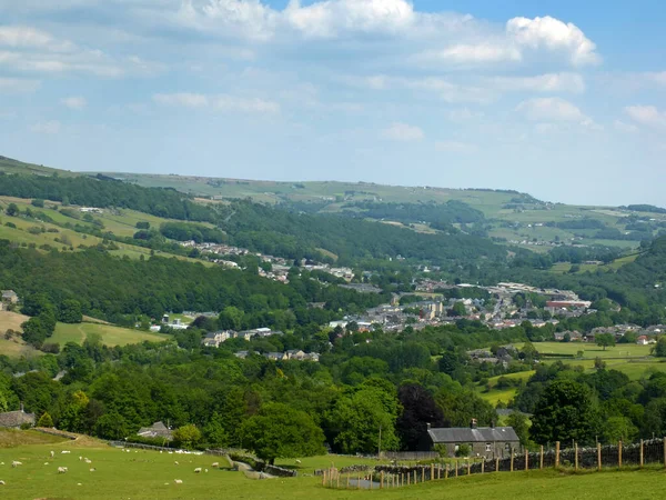 Vista Panorâmica Cidade Mytholmroyd Cercada Por Bosques Campos Vale Calder — Fotografia de Stock