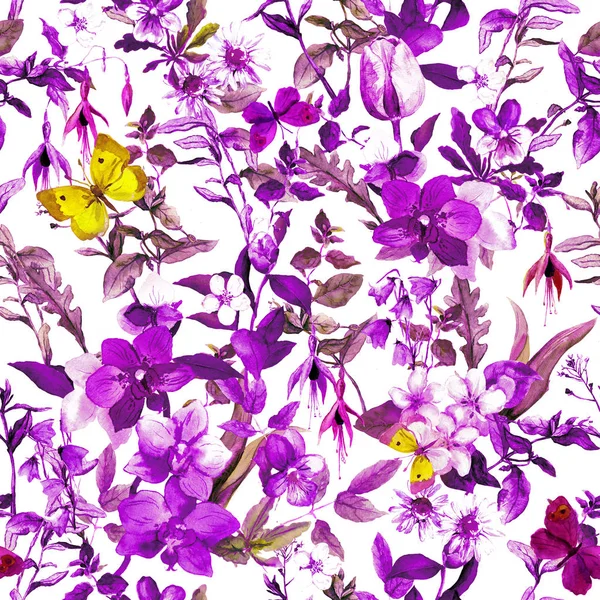 Kwiatowy wzór - kwiaty, trawa łąka, motyle. Akwarela w ultra fioletowe kolor — Zdjęcie stockowe