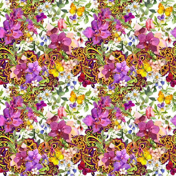 Nahtloses Blumenmuster. Ethnische ornamentale Paisley, Blumen, Schmetterlinge. Aquarell — Stockfoto