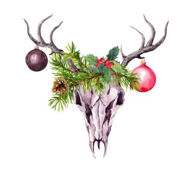 Noel geyiği kafatası, Noel ağaç dalları, ökse otu ve dekoratif xmas baubles. Suluboya boho tarzı