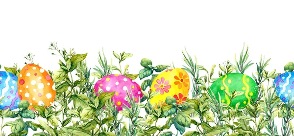 Díszített húsvéti tojásokat elrejteni a zöld tavaszi fű. Akvarell vízszintes ismétlődő banner a tojás vadászat — Stock Fotó