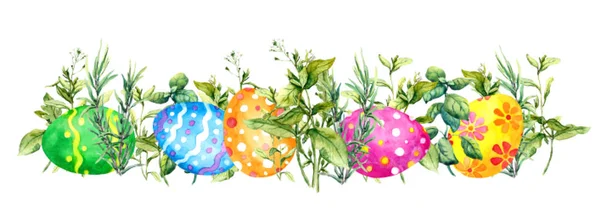 Ovos de Páscoa escondidos em relva verde, ervas. Linha horizontal aquarela — Fotografia de Stock