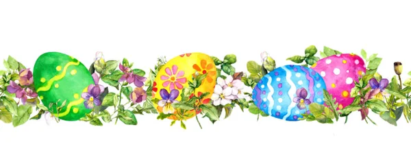 Horizontal row of Easter eggs hidden fresh green grass, spring flowers. Watercolor seamless banner, border — Stock Photo, Image