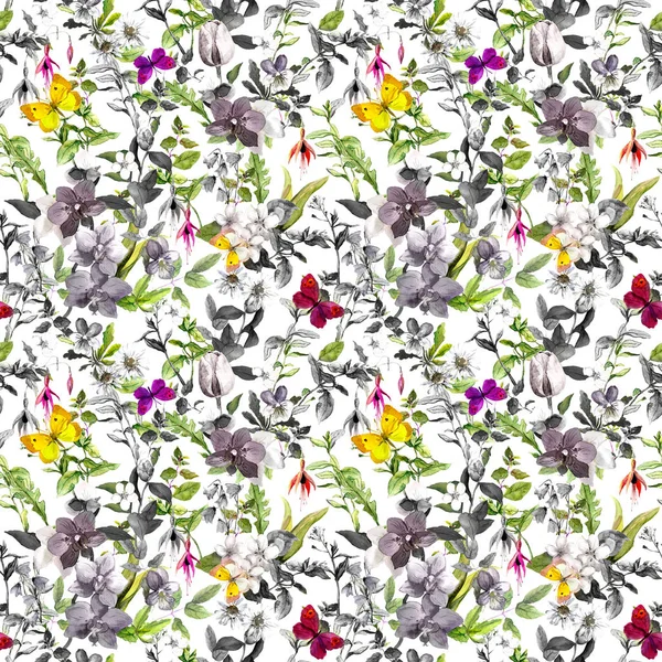 Fondo sin costuras - flores, mariposas. Patrón floral del prado. Acuarela —  Fotos de Stock
