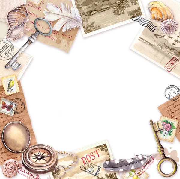 Vintage karty podróży, puste. Kompas, ręcznie napisane litery, stare klucze, znaczki, uszczelki, muszle. Litery, pióra — Zdjęcie stockowe