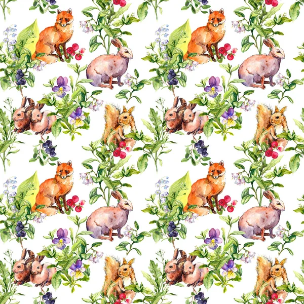 Waldtiere Kaninchen, Eichhörnchen, Fuchs im Gras, Blumen. Nahtloses Blumenmuster. Aquarell im Skizzenstil — Stockfoto