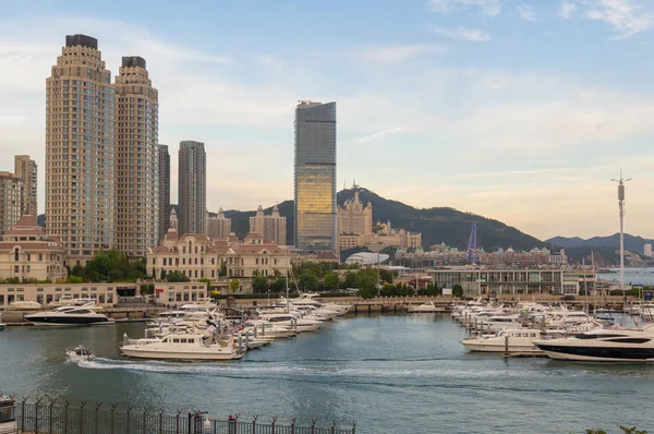Yaz sonunda Dalian Xinghai Körfezi'nin beatiful sahne