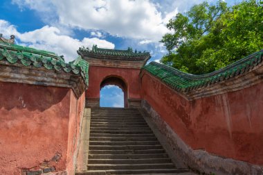 Çin'deki Wudang Dağı'nın büyüleyici yaz manzarası