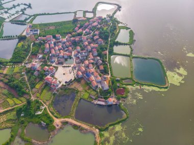 İlkbaharda Güvenlik Gölü Ulusal Sulak Park üzerinde Aerial View, Huangshi, Hubei, Çin