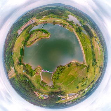 Wuhan, Hubei Eyaleti, Çin 'deki Mulan çayır manzarasının erken dönem manzarası