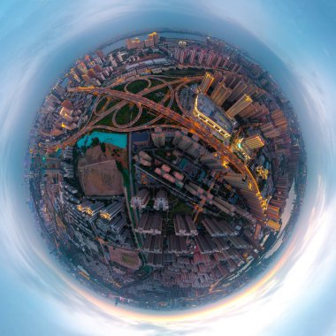 Wuhan Şehir günbatımı ve yaz aylarında gece manzarası