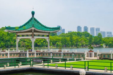 Wuhan East Lake Scenic Spot yaz sahne