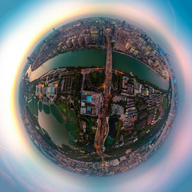 Wuhan şehir gün batımı ve yaz aylarında gece hava fotoğrafçılığı sahne