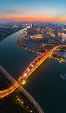 Wuhan şehir gün batımı ve yaz aylarında gece hava fotoğrafçılığı sahne