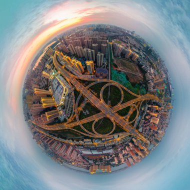 Wuhan şehir gün batımı ve yaz aylarında gece hava fotoğrafçılığı sahne