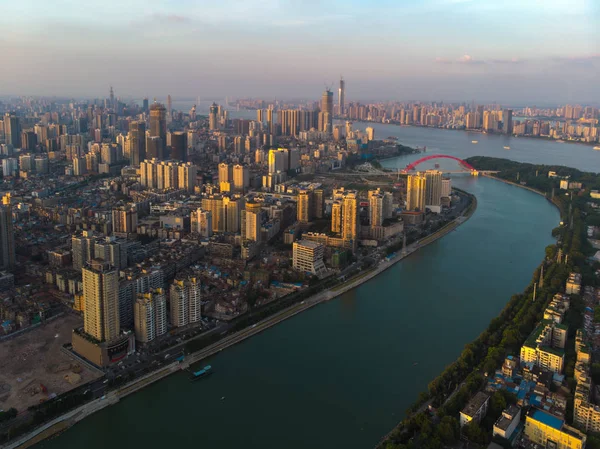 武汉市日落与夜间航空摄影风景 — 图库照片