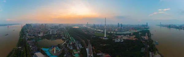 Wuhan Város Naplemente Éjszakai Légi Fényképezés Táj Nyáron — Stock Fotó