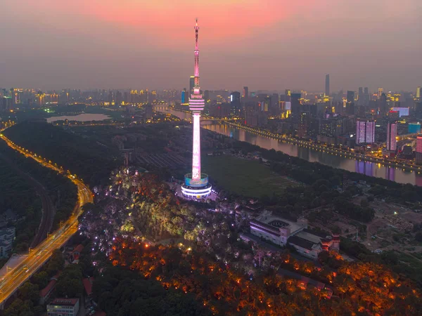 武汉市日落与夜间航空摄影风景 — 图库照片