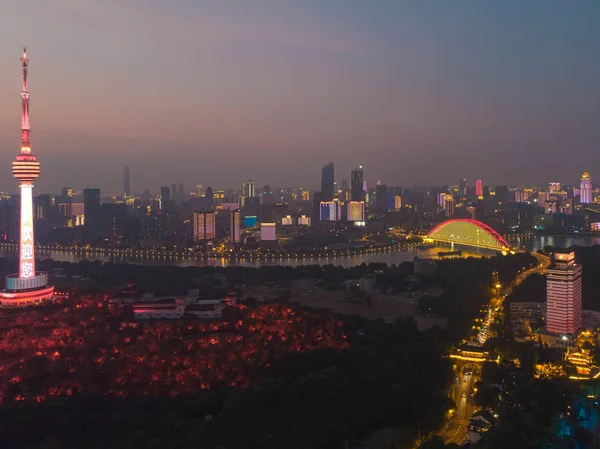 武汉市日落与夜间航空摄影风景 — 图库照片