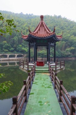 Yixing, Zhuhai, Jiangsu Eyaleti'nde yaz manzarası