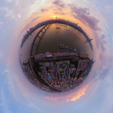 Şehir gün batımı ve gece hava fotoğrafçılığı Yazın Wuhan, Hubei, Çin