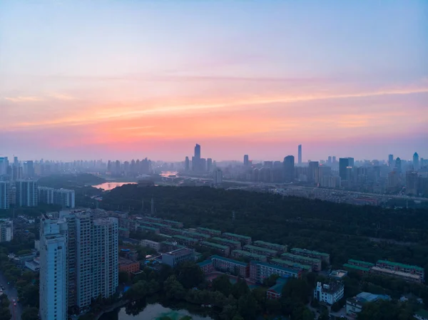 Stad Zonsondergang Nacht Luchtfotografie Landschap Zomer Wuhan Hubei China — Stockfoto
