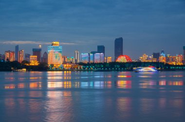 Hubei Wuhan yaz şehri gökyüzü manzarası
