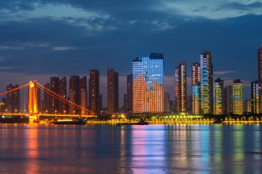 Hubei Wuhan yaz şehri gökyüzü manzarası