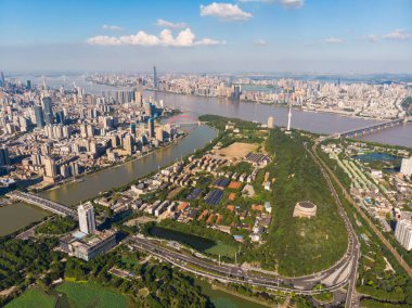 Hubei Wuhan yaz şehri gökyüzü manzarası