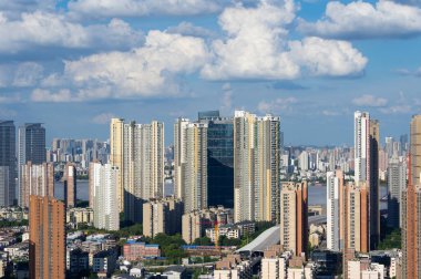 Hubei Wuhan yaz şehri gökyüzü manzarası