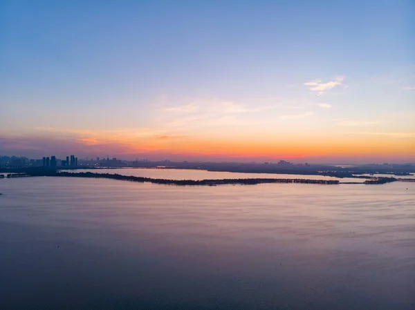 湖北武汉东湖旅游胜地的夏季风景 — 图库照片