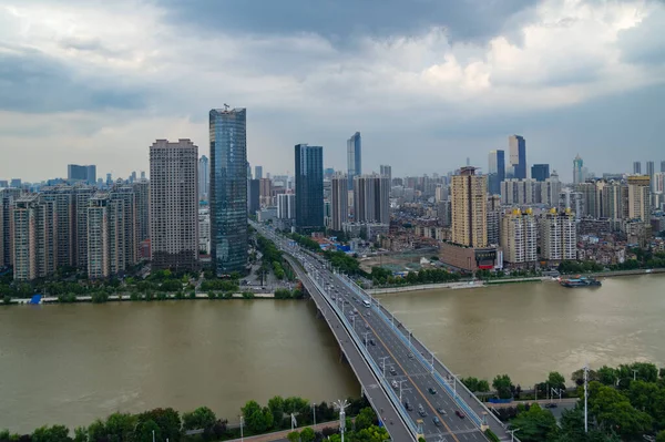 湖北武汉夏城天际线风景 — 图库照片