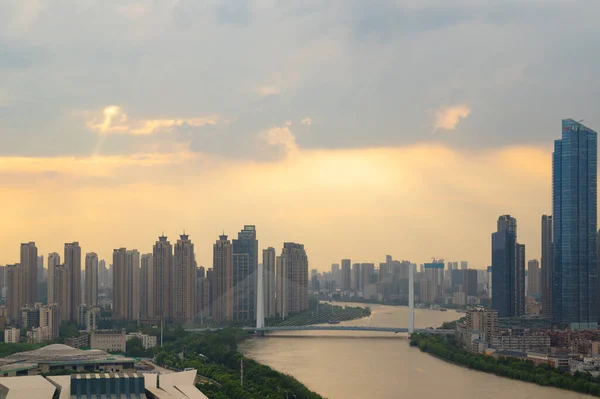 Hubei Wuhan Sommar Stad Skyline Landskap — Stockfoto